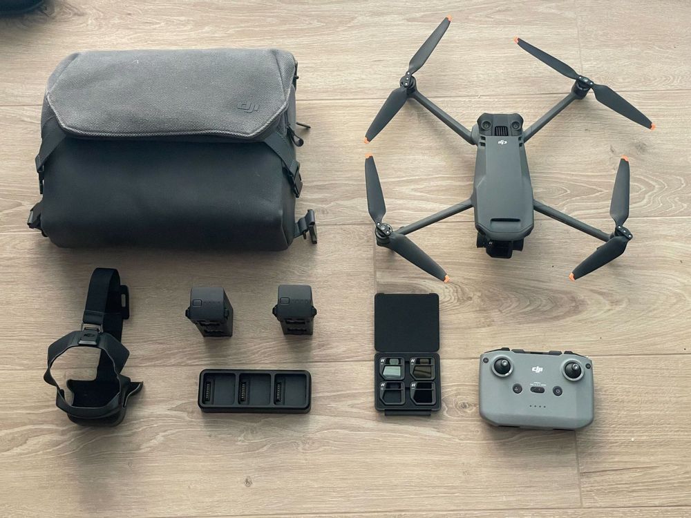 DJI Mavic 3 Fly More Combo (inkl. Garantie bis März 2024) (Gebraucht ...