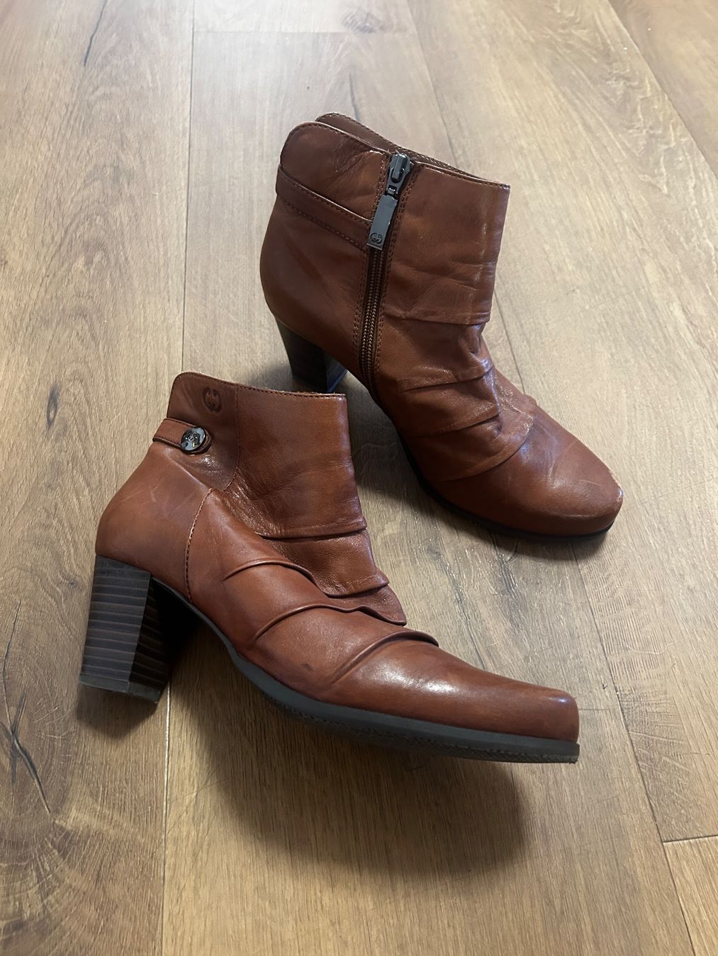 Gerry Weber Scarpe da donna: Gerry Weber Leder Stiefeletten Cognac Blockabsatz Gr. 38 – Usato da Regensdorf venduto da Spyke55 1