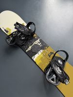 Nidecker Snowboard mit Bindung