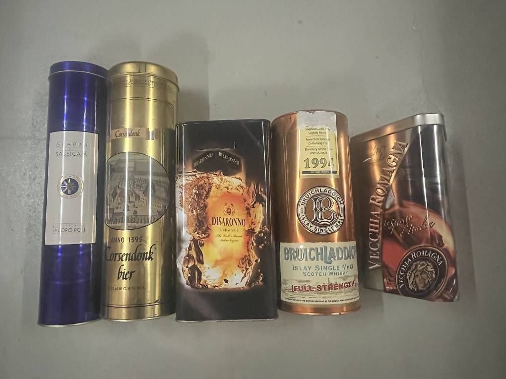 Sonstige Dekorationen & Accessoires: Blechdosen – Gebraucht aus Chur von imperoimperiale