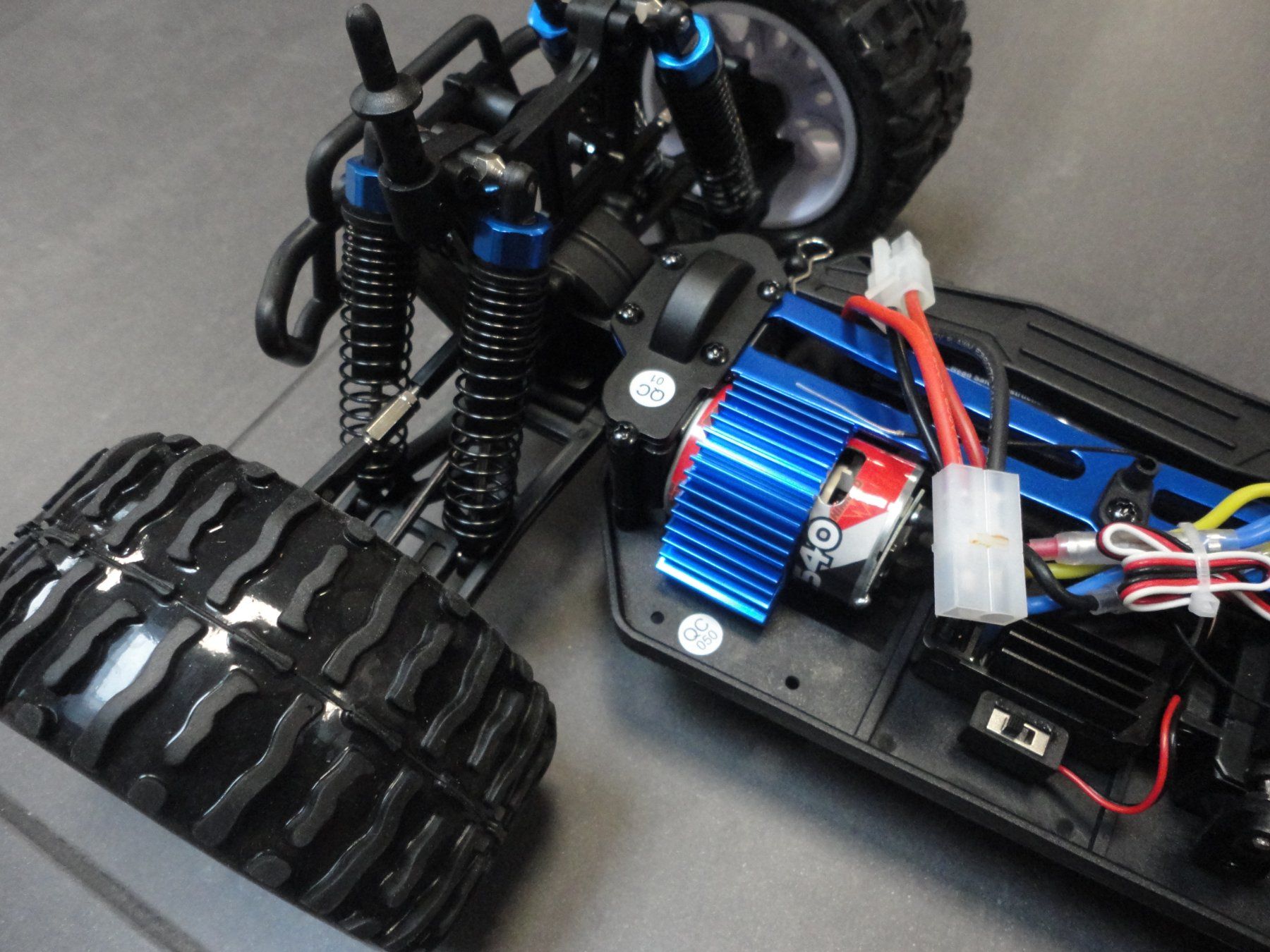Modellismo RC: Monstertruck 4WD 1:10 komplett-Set – Nuovo e nell'imballaggio originale da Horgen venduto da RcModell 5