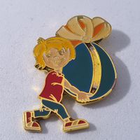 Z685 - Pin Junge Knabe mit Osterei / Geschenk
