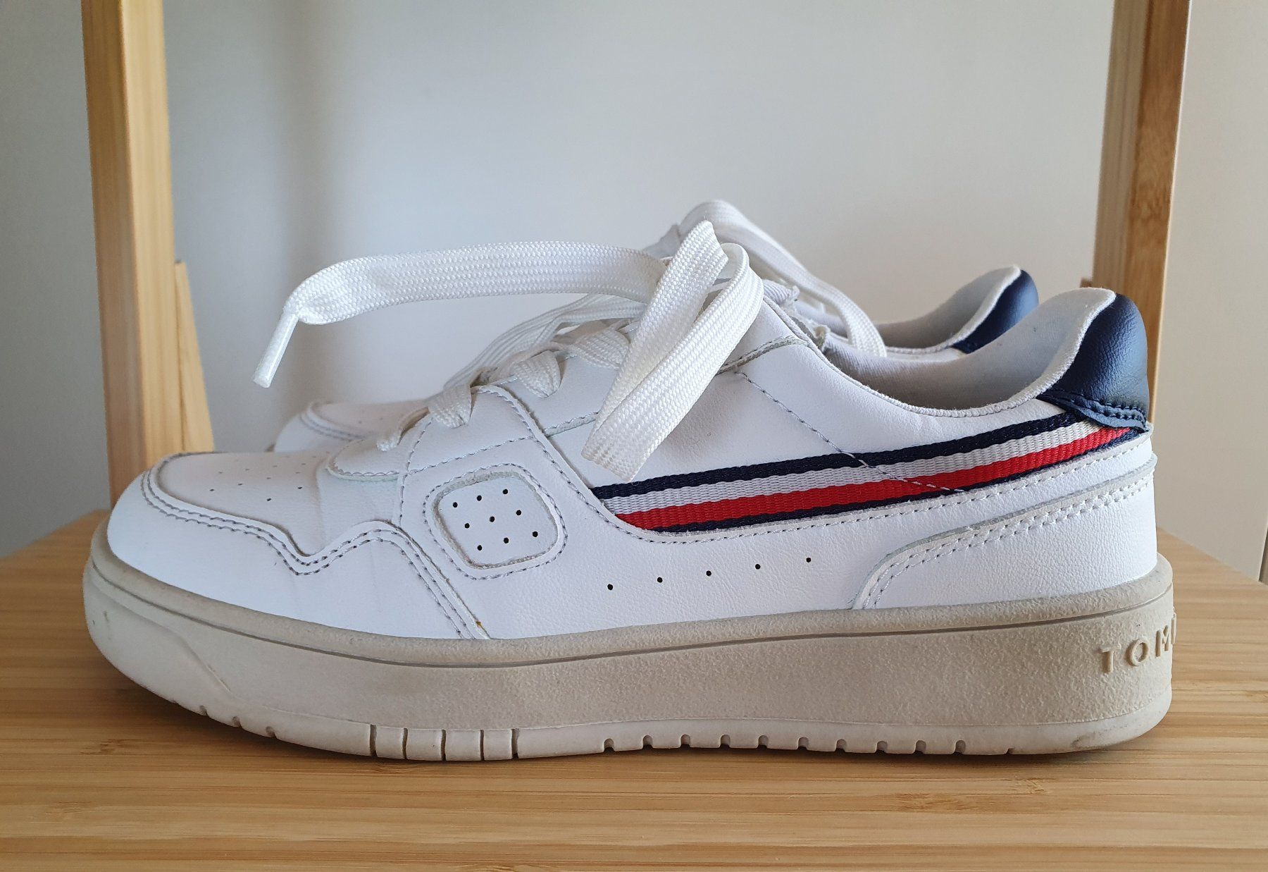 Tommy Hilfiger Scarpe da uomo: Gr.35 Sneaker / Tommy Hilfiger – Usato da Neunkirch venduto da M.Costa1