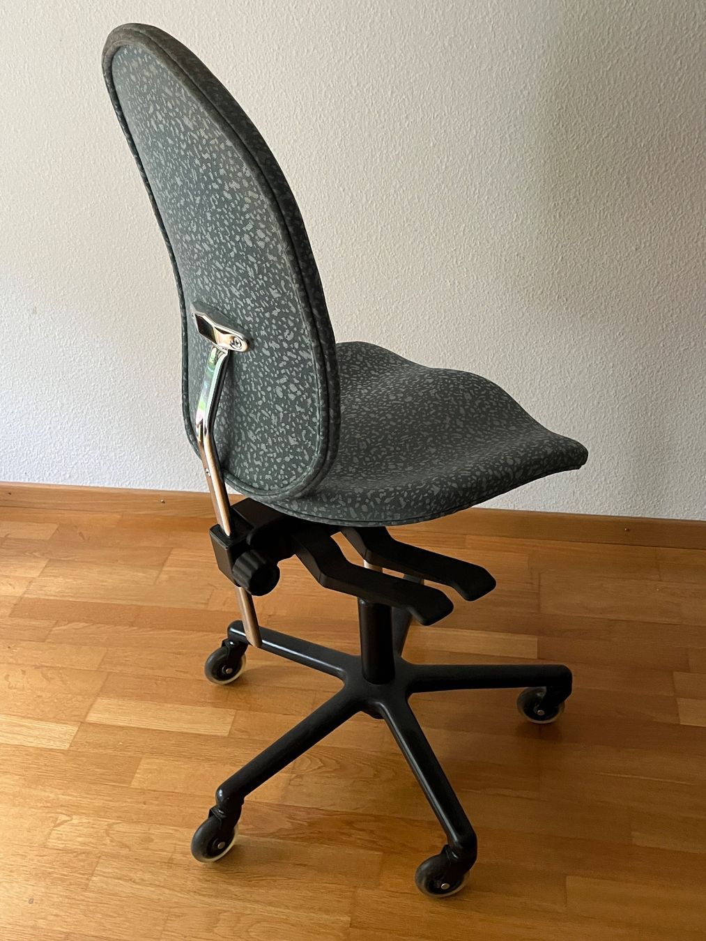 Sedie: Ergonomischer Bürostuhl – Usato da Ennetbaden venduto da royalhighness 3