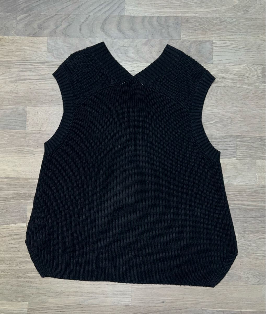 H&M Gilet & Giacche senza maniche: SCHWARZER STRICKPULLOVER OHNE ÄRMEL – Usato da Volketswil venduto da wut_tm9h 1