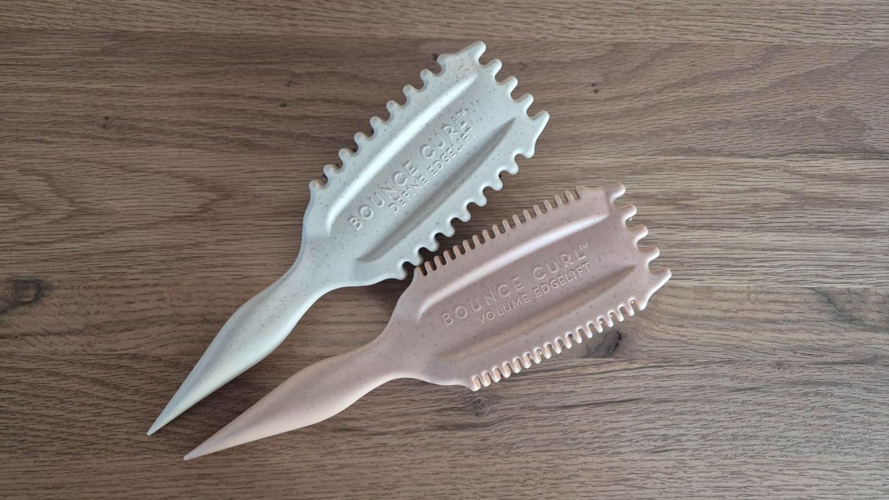Altro per la cura dei capelli: Bounce Curl Volume & Define Brushes – Nuovo (secondo la descrizione) da Winterthur venduto da geitam