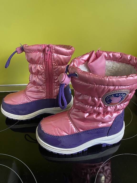 Schuhe für Mädchen: Winterstiefel Peppa Grösse 27 – Gebraucht aus Rorschacherberg von JBF17