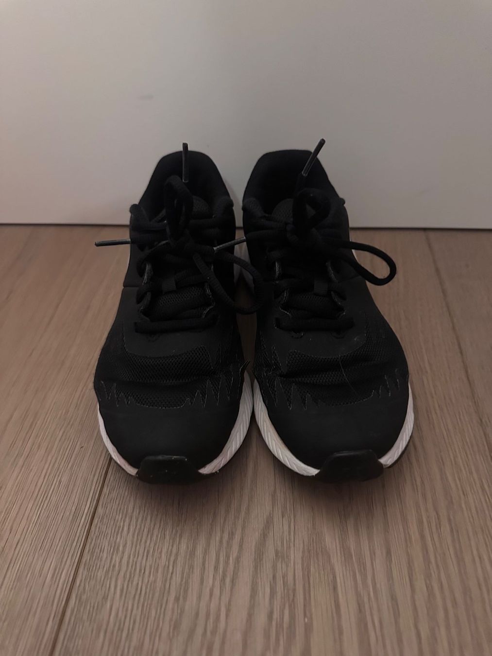 Nike Scarpe da donna: Nike Run Laufschuhe, Schwarz – Nuovo (secondo la descrizione) da Schindellegi venduto da adb_5s8g 1