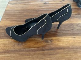 Graceland Pumps Schwarz mit goldener Zierleiste Grösse 41