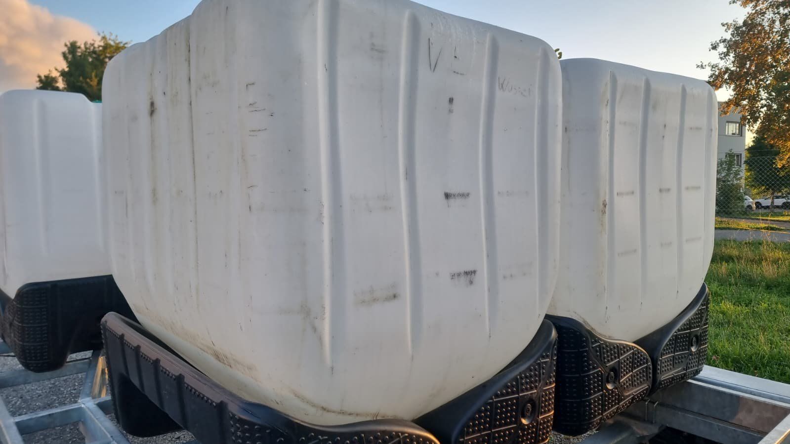 Abbeveratoi e trogoli: 4 IBC Wassertank Blasen 1000l Wasserbehälter Regenwassertank – Usato da Wettingen venduto da ray_boccia 2