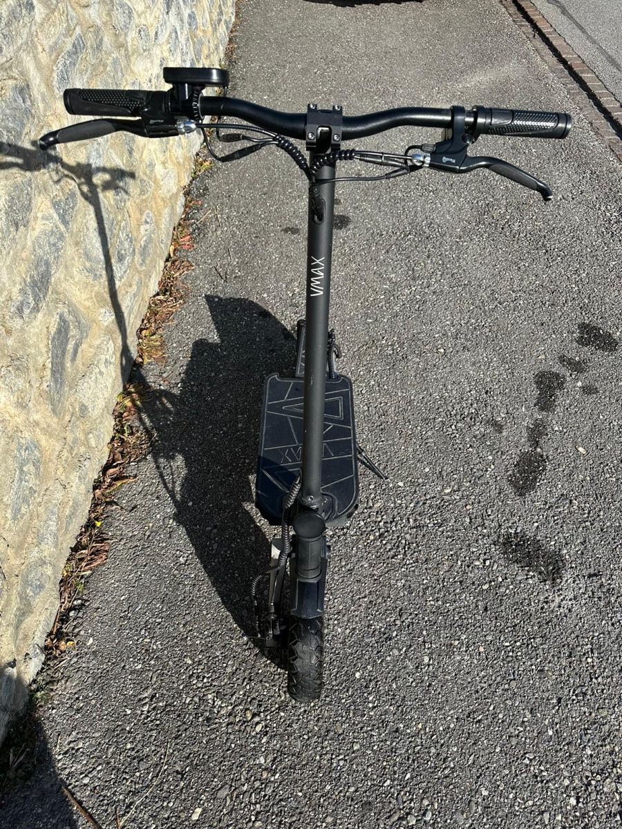 VMAX Kickboard: V-Max R55 Limited Edition E-scooter (Nr.59-500) – Usato da Haldenstein venduto da Gigathlon4 1
