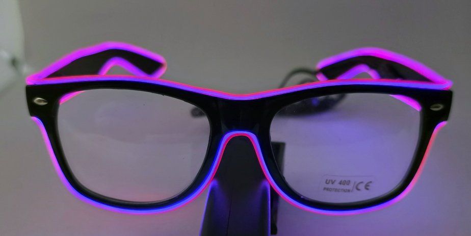 Brillen & Gläser: LED-Brille Neon Pink Frame – Neu (gemäss Beschreibung) aus Zürich von Numark