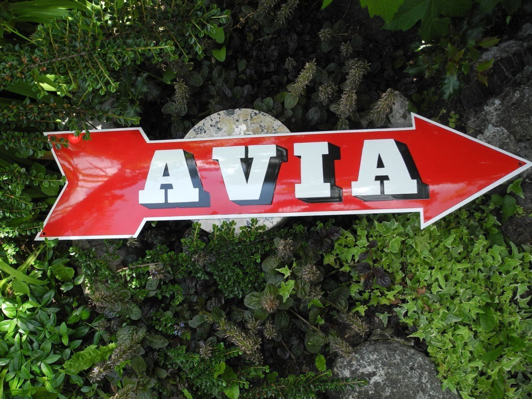 Schilder: AVIA PFEIL EMAILSCHILD – Gebraucht aus Reinach AG von Huckleberrysix