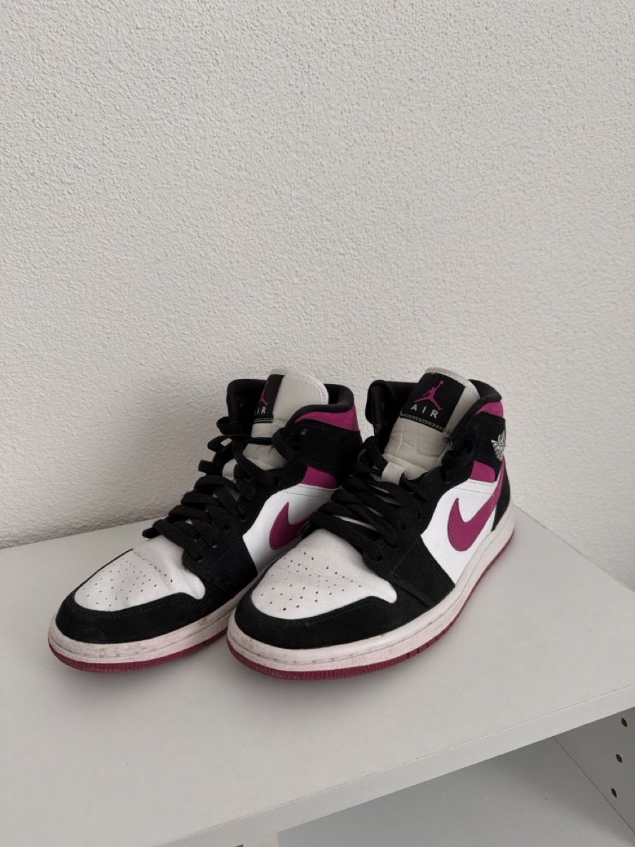 Jordan Chaussures femmes: Air Jordan 1 Mid – D'occasion à Kaisten par leo_wl2p