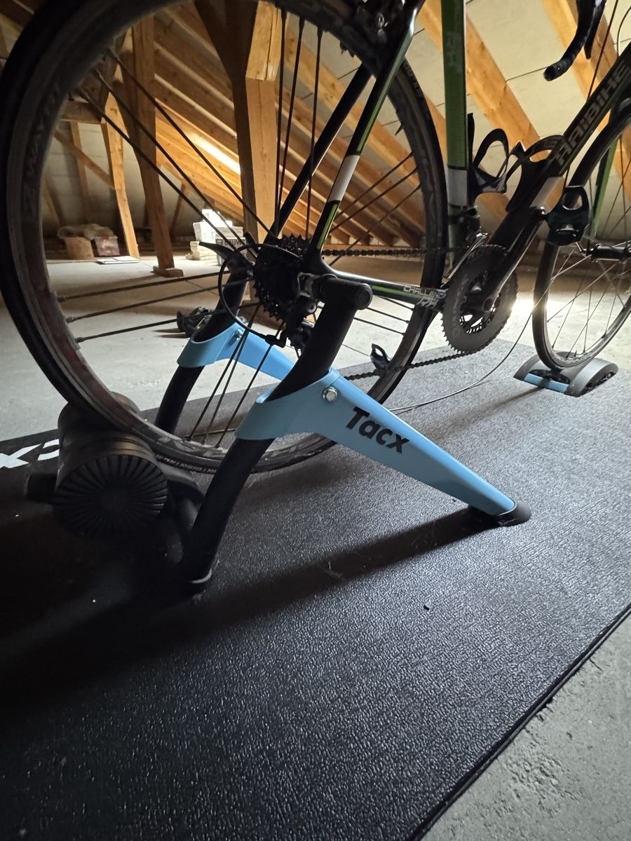 Tacx Hometrainer: Tacx Boost Bundle Fahrradtrainer mit Geschwindigkeitssensor – Nuovo (secondo la descrizione) da Jona venduto da T_J_W 1