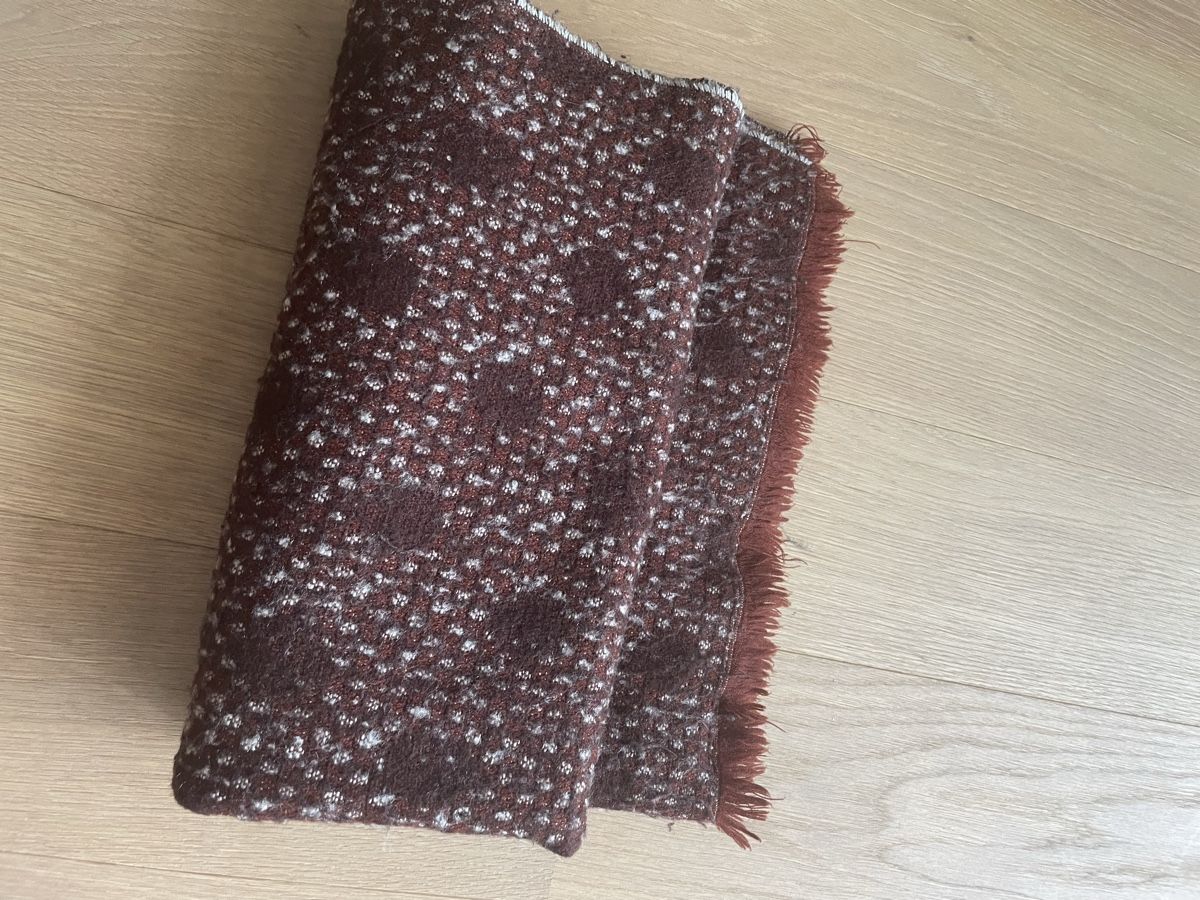 Zara Foulards & écharpes: Écharpe bordeaux Zara – D'occasion à Pully par joe_qz7v 1