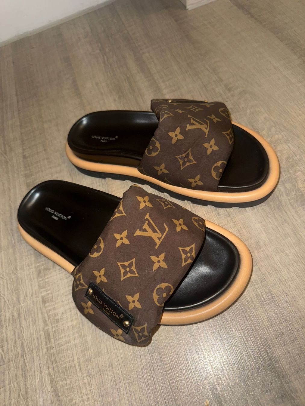 Louis Vuitton Scarpe da donna: Ciabatte Louis Vuitton – Usato da Lugano venduto da luk_9yc9