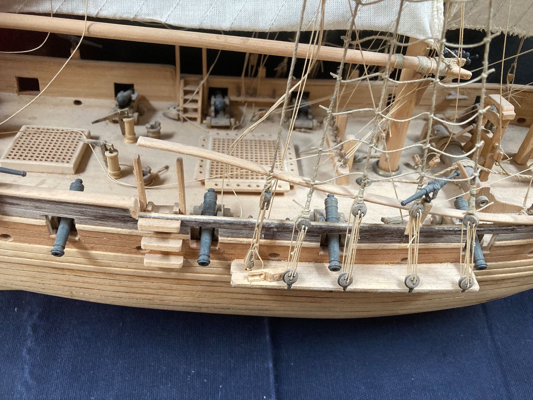 Kits de montage: Modellkriegsschiff – D'occasion à zürich par papalapa 4
