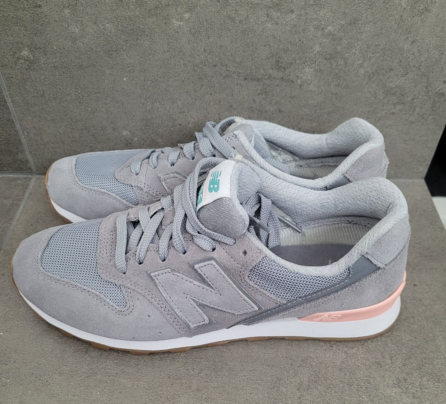 New Balance Scarpe da donna: New Balance Damen Grösse 40.5 – Nuovo (secondo la descrizione) da Bennau venduto da Moonshine_68