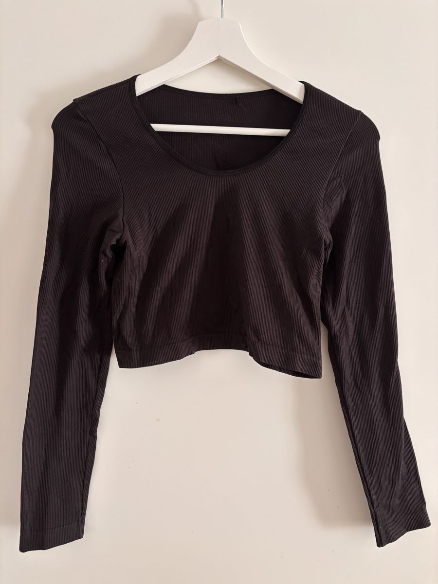 Only Pulls & Sweat-shirts: Kurzes Langarm Top schwarz – D'occasion à Lausen par Claudj1