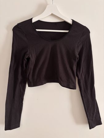 Kurzes Langarm Top schwarz