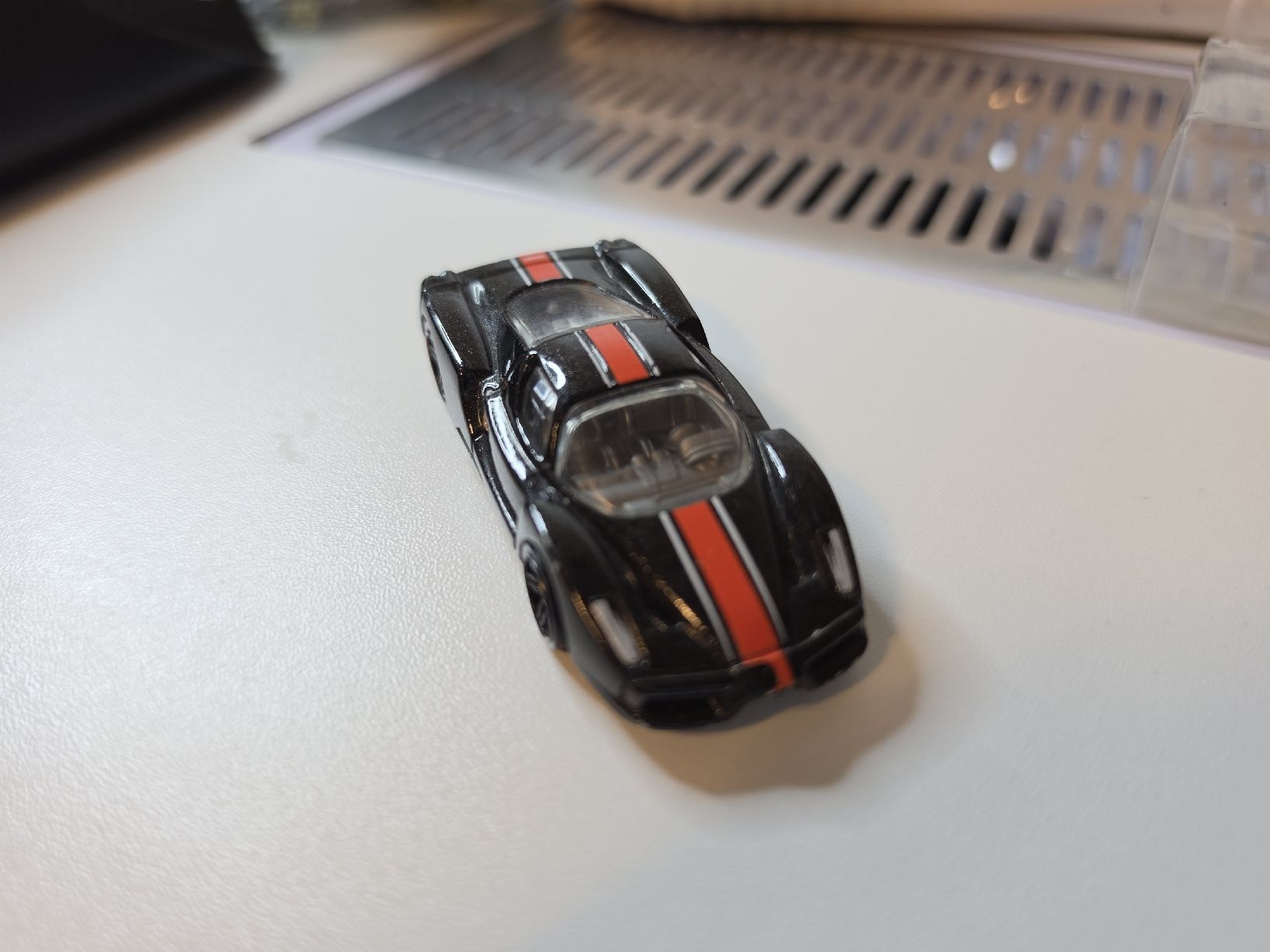 Hot Wheels Modellini d'auto: Hot Wheels Ferrari Enzo 2002  – Usato da Rupperswil venduto da Borislav22 1