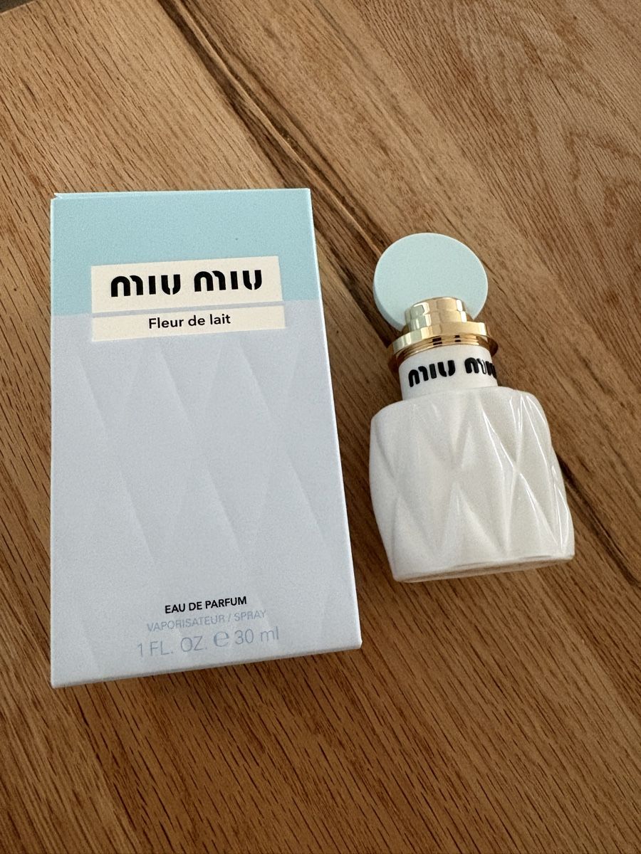 Miu Miu Profumi & Eau de Toilette: Miu Miu Fleur de Lait – Nuovo (secondo la descrizione) da Kloten venduto da raf_6nbr