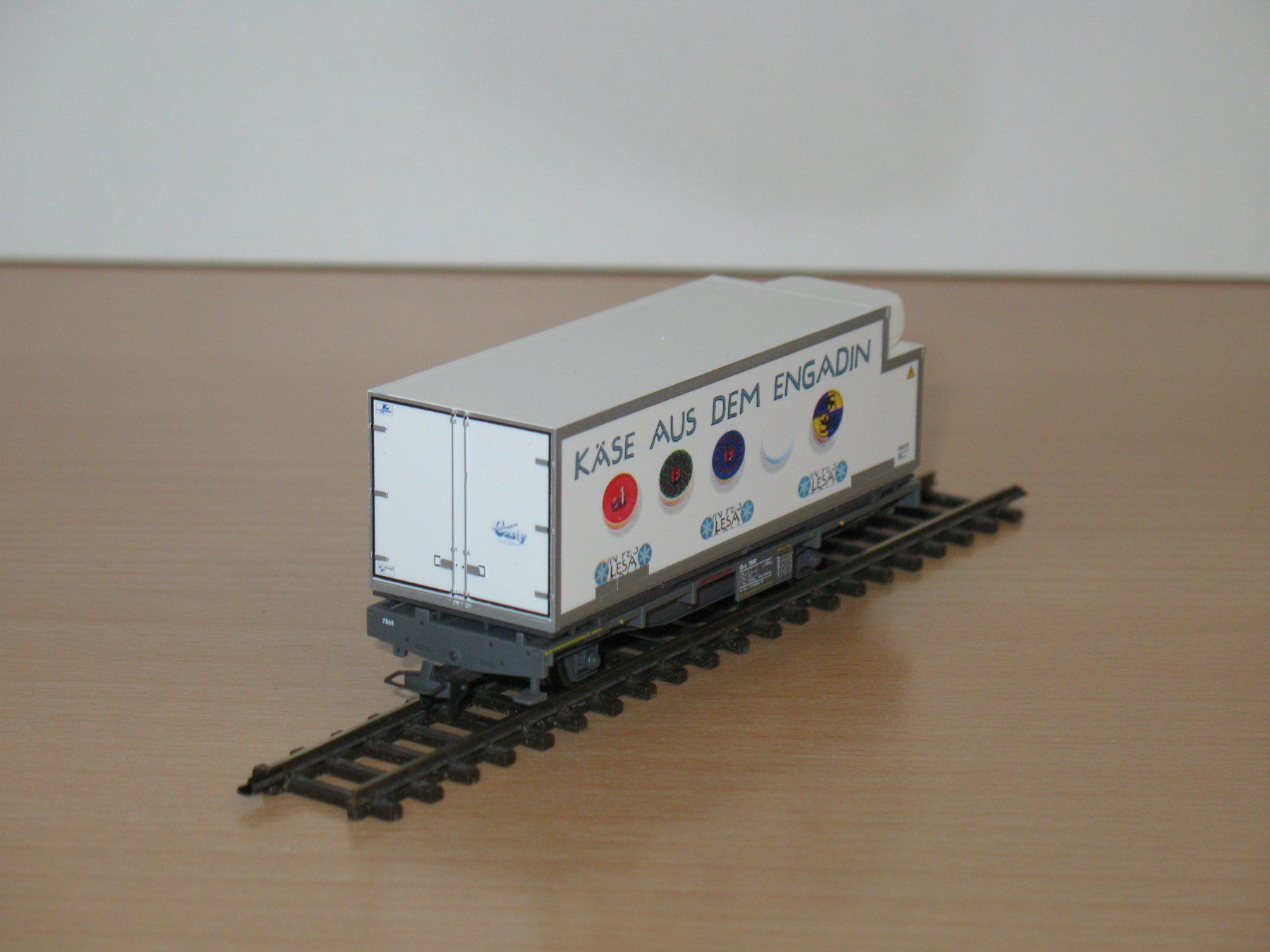 Bemo Modellini di ferrovie: Containerwagen "KÄSE / MILCH" der RhB in H0m/ BEMO 2269 – Nuovo (secondo la descrizione) da Ettiswil venduto da Caapraibex 4
