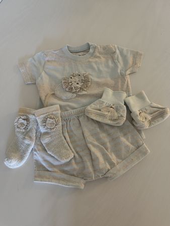 Set Baby 3 Monate 4-teilig Sternzeichen Löwe 