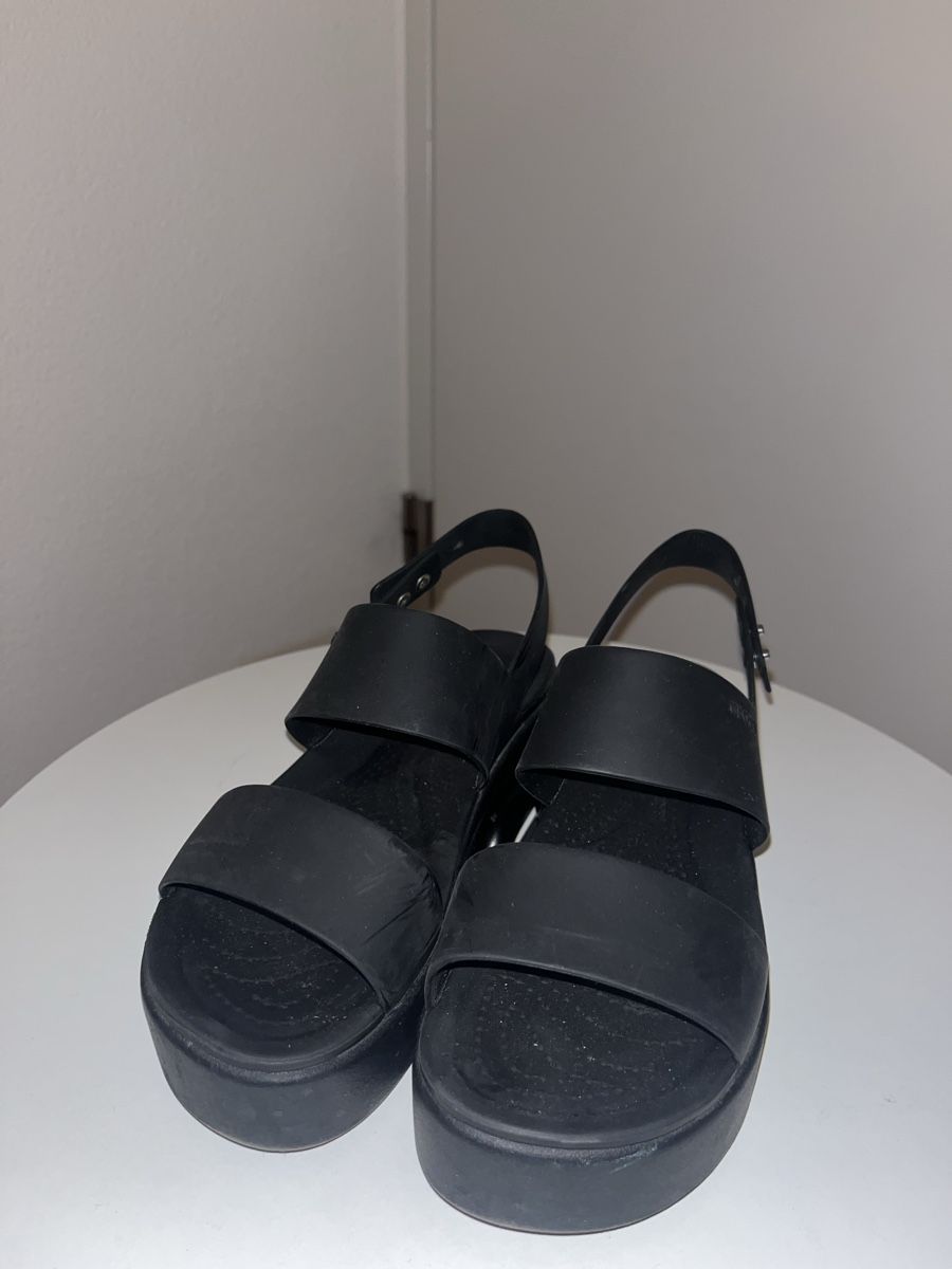Crocs Scarpe da donna: Schwarze Crocs Sandalen, Grösse 36 – Usato da Bern venduto da Zoee.pg 1