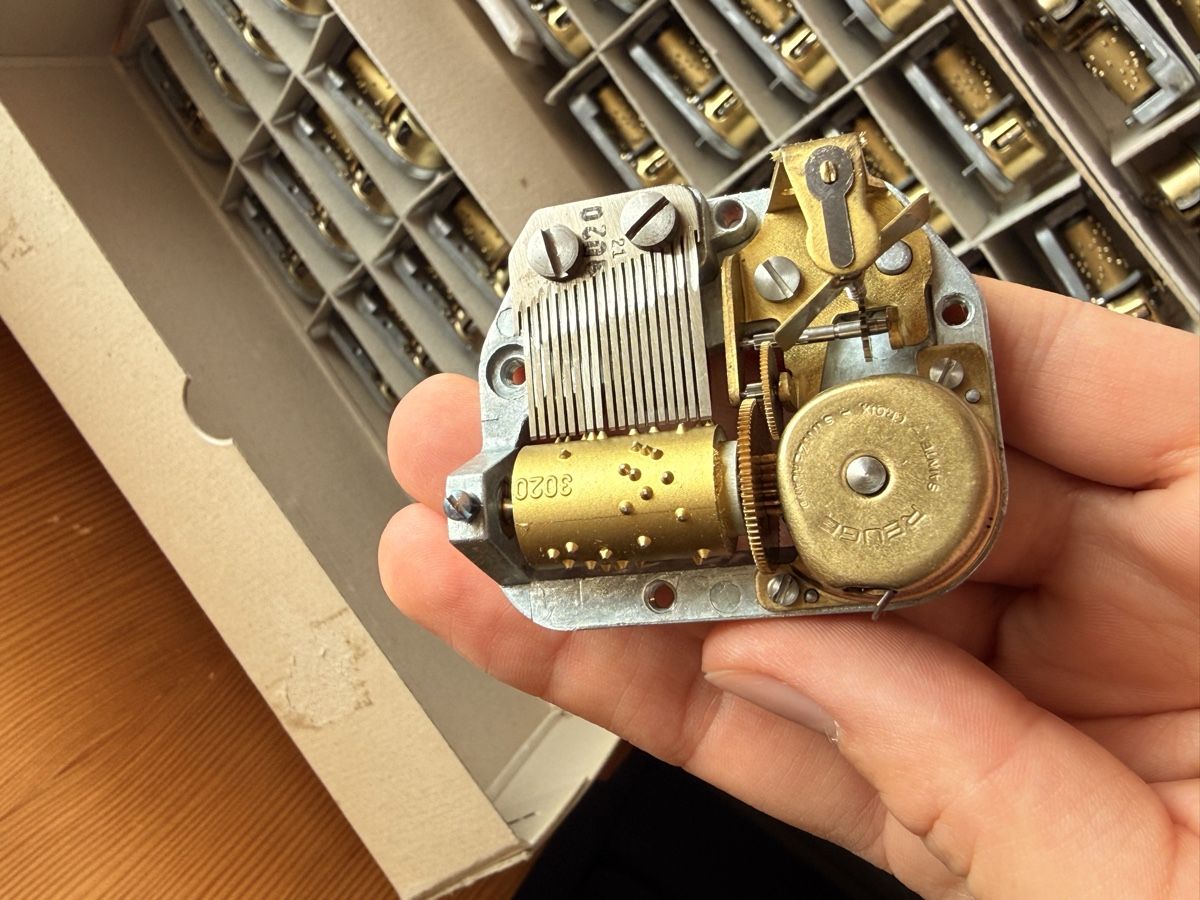 Reuge Boîtes à musique: Reuge Musical Movement Boxes 3  – D'occasion à Le Sentier par dar_hb62 1