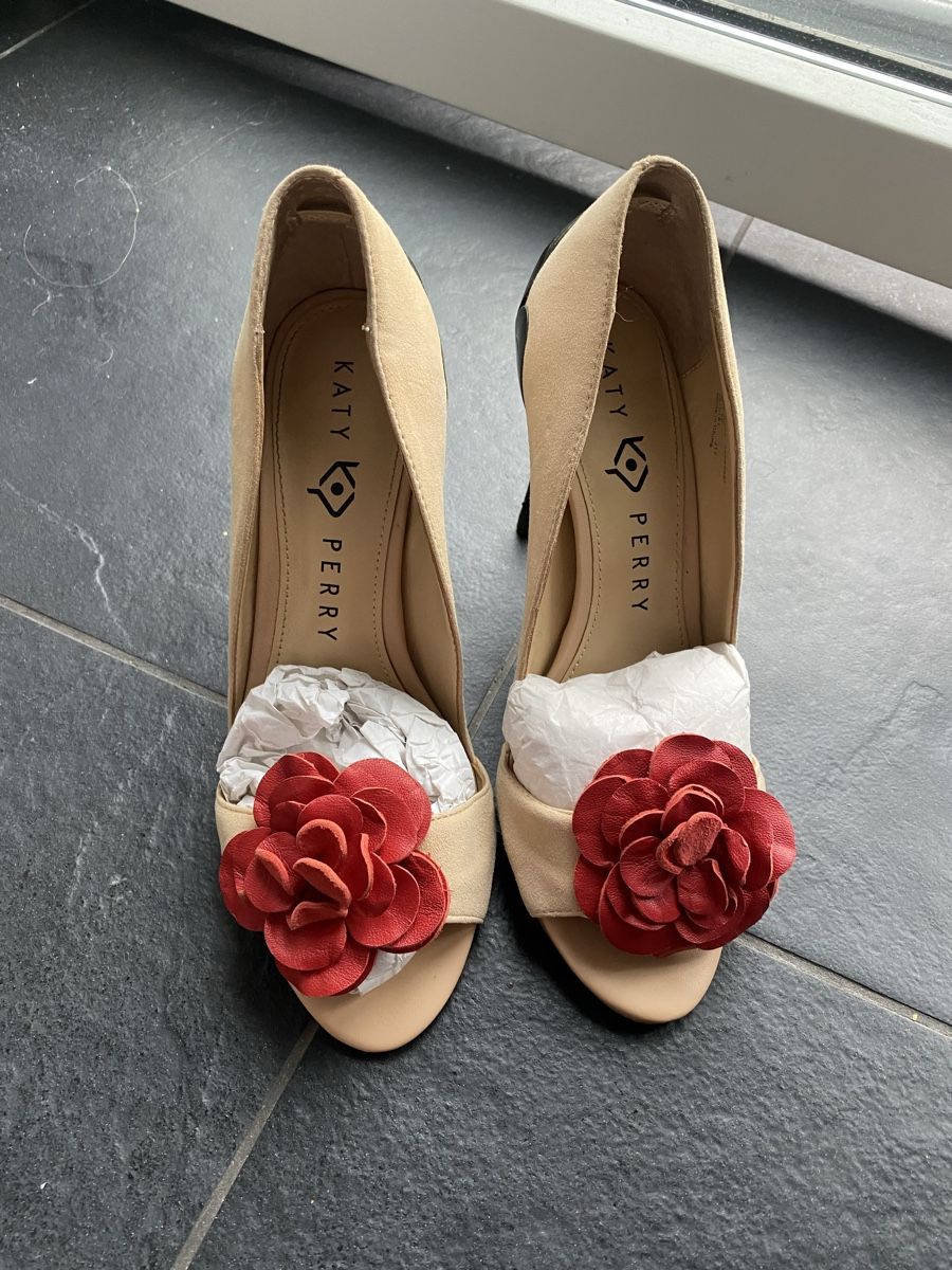 Scarpe da donna: Katy Perry Rose pumps – Nuovo (secondo la descrizione) da Zug venduto da kse_w9mn 1