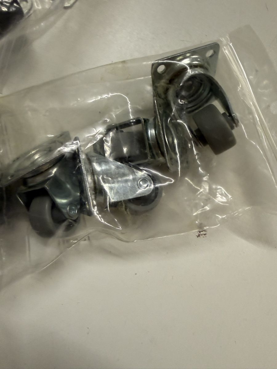 Altro per stoccaggio & trasporto: Räder Lenkrollen Set Metall Neu – Usato da Mönchaltorf venduto da xhedea_15 2