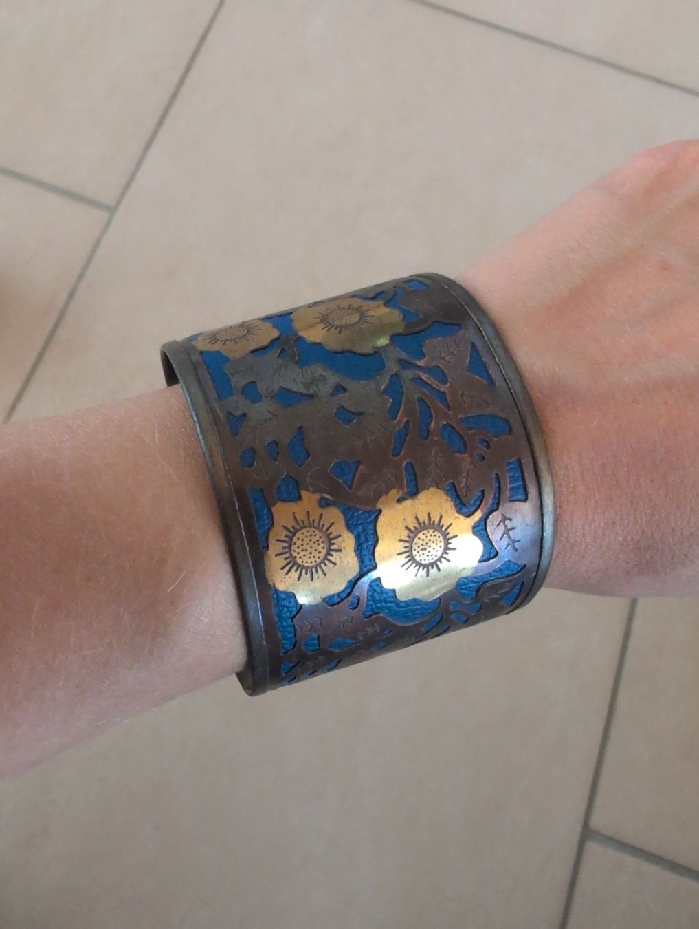 Bracciali & Braccialetti: Armbänder Set Globus bunt neuwertig   – Nuovo (secondo la descrizione) da Glattbrugg venduto da Rose198 5
