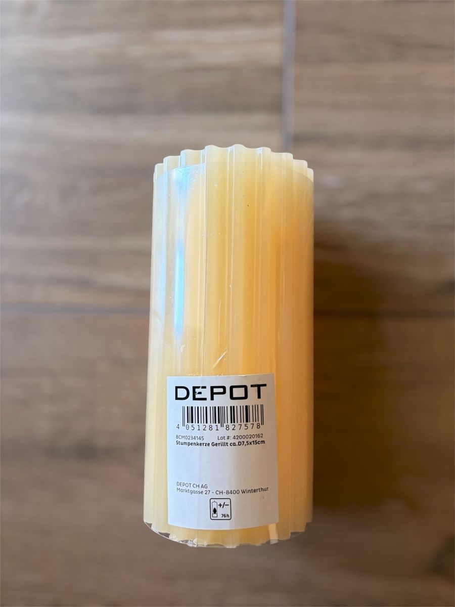 Candele: Rustikale Stumpenkerze Gerillt – Nuovo e nell'imballaggio originale da Thundorf venduto da paglialongamaria 1
