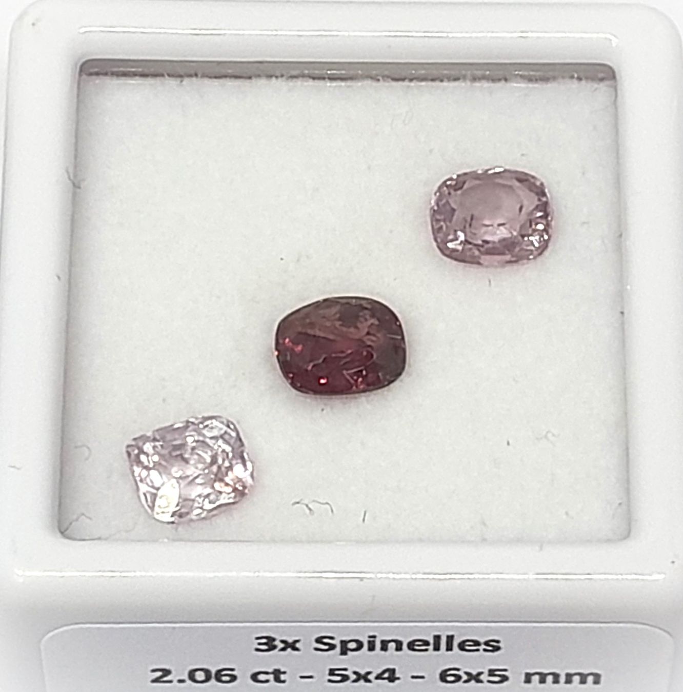Pietre preziose: 3x beaux spinelles 2.07 ct - Valeur 400.- Fr – Nuovo (secondo la descrizione) da Grimisuat venduto da Valgem 8