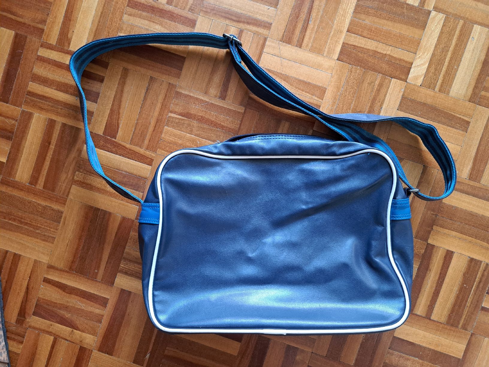 Adidas Borse: Vintage Adidas Tasche – Usato da Taverne venduto da SelenaR. 1
