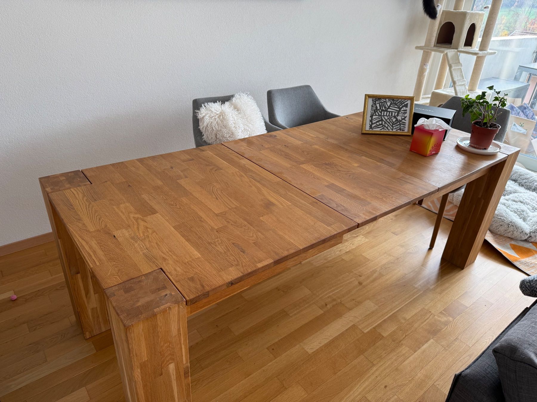 Tables: Belle table en chêne massif, extensible – D'occasion à Boudry par eba_r8rz 2