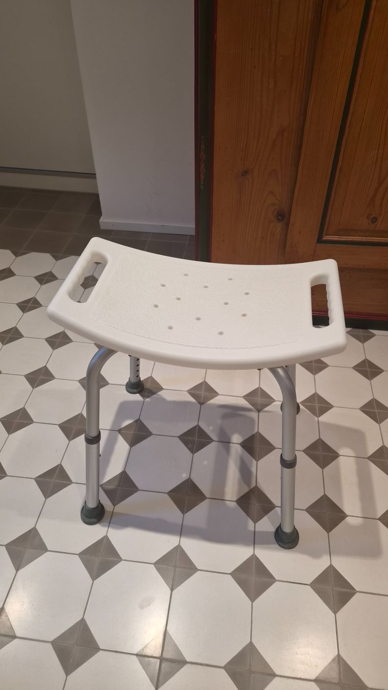 Sgabelli: Duschhocker weiss – Usato da Glattfelden venduto da Lindbergh0
