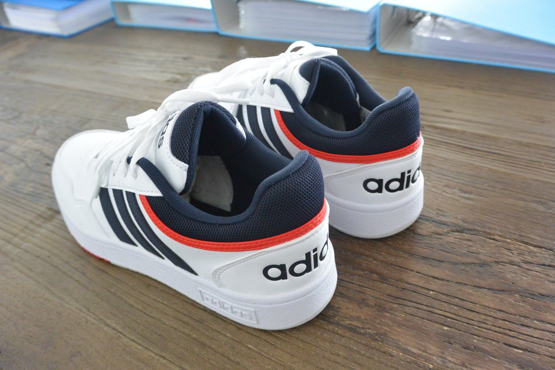 Adidas Herrenschuhe: ADIDAS HOOPS 3.0 / CLASSIC / VINTAGE /  US 10 – Neu und originalverpackt aus Laupen ZH von Tremila 3