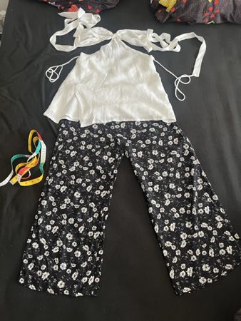 Damen 2 Teiler  Blumenmuster Weiss Schwarz
