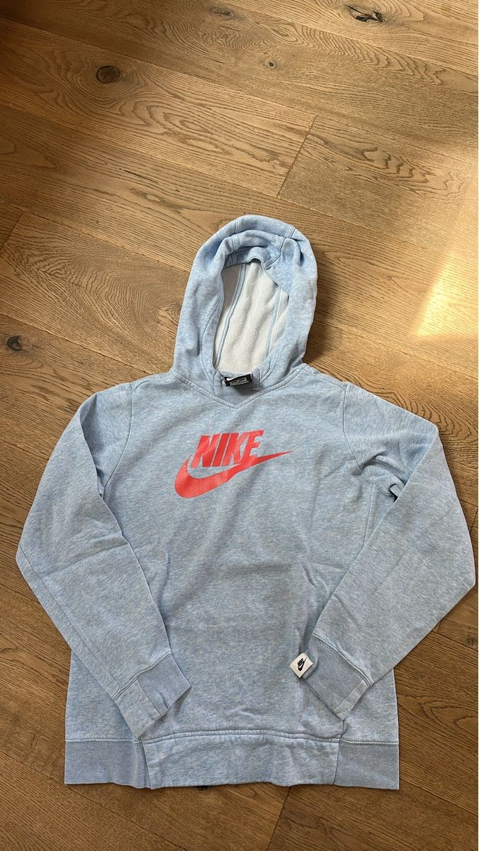 Maglioni & Felpe: Nike Hoodie Gr. 156/164 Hellblau – Usato da Seon venduto da Melanie82