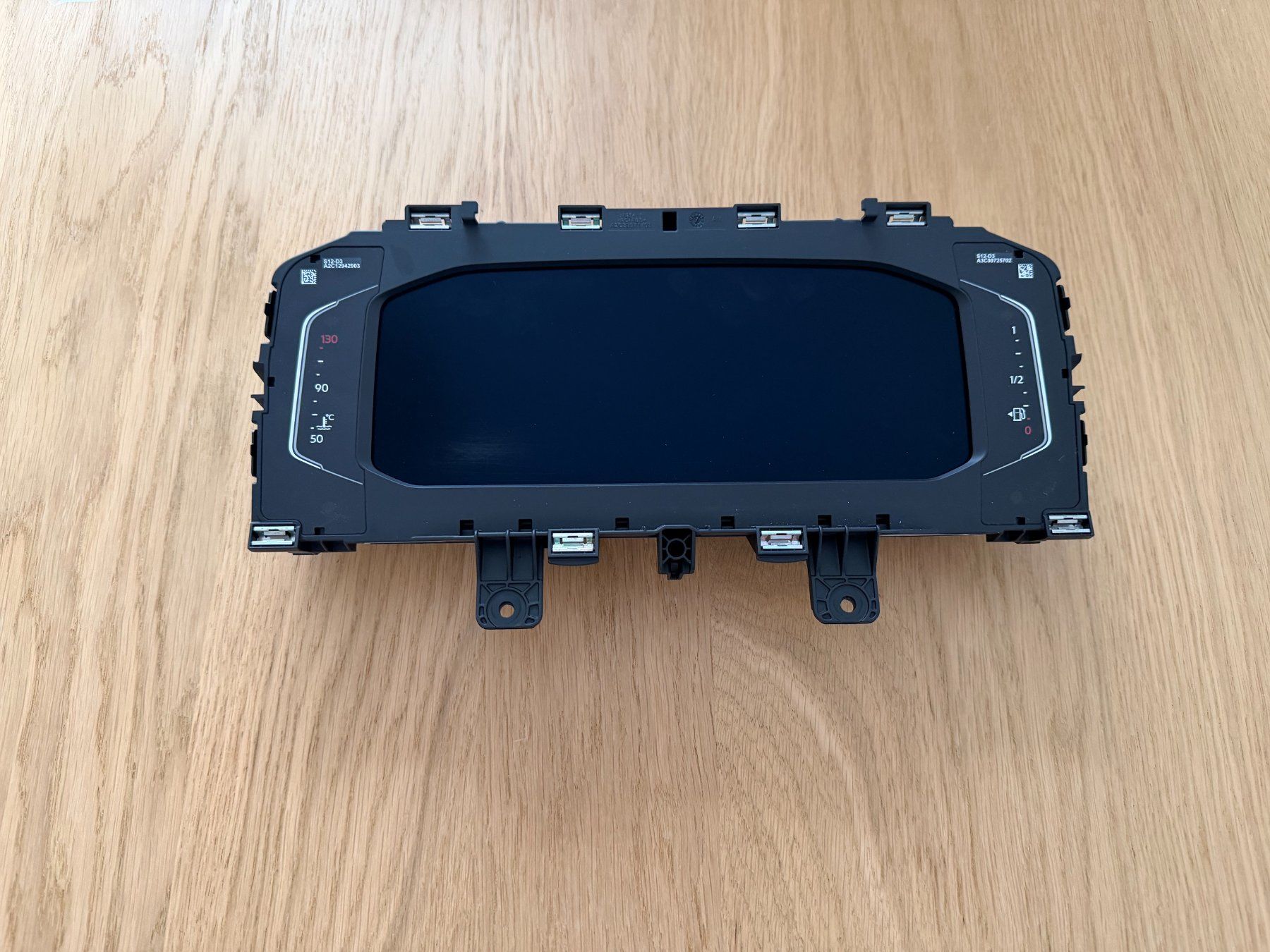VW Toutes les pièces auto: Tacho Digitalbildschirm VW T6.1 – D'occasion à St. Gallen par mat_qd8n 1