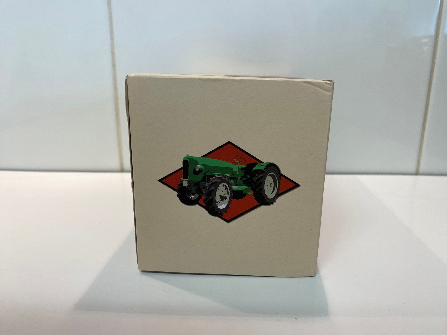 Kit di modellismo & Modellini statici: Traktor Bukh D30 1-32 ATLAS 186 – Nuovo e nell'imballaggio originale da Stäfa venduto da thebrand 7