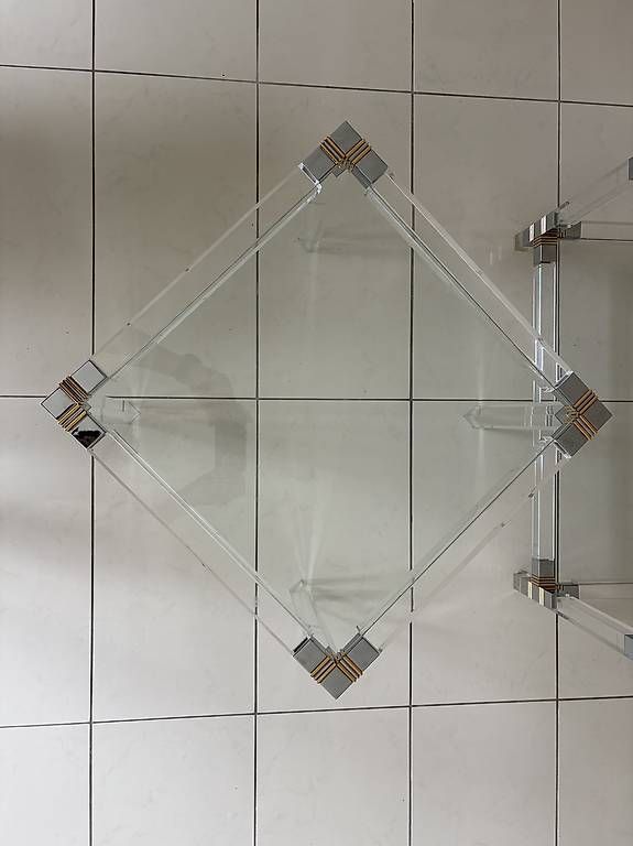 Tavoli: Plexiglastisch mit gold/silbrigen Beschlägen – Usato da Hochfelden venduto da Carla73