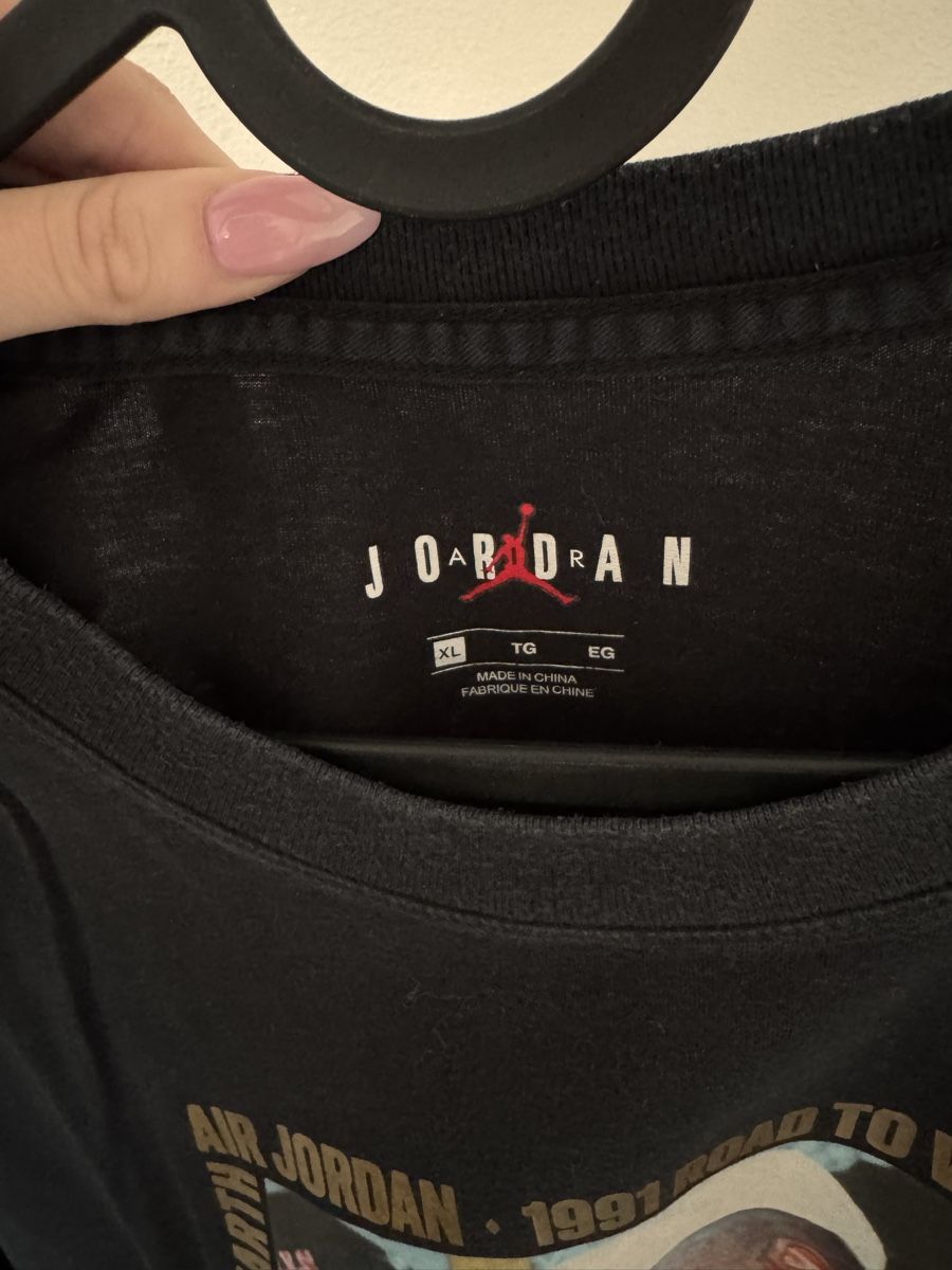Jordan T-shirt: Nike Jordan T-shirt – Usato da Alpnach Dorf venduto da rie_72hw 1