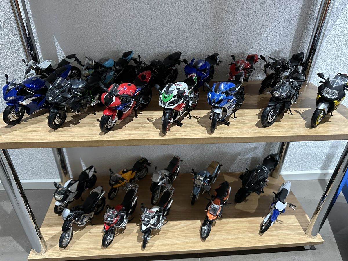Maisto Kit di modellismo & Modellini statici: 23 Stück Motorradmodell Sammlung Maisto – Usato da Schinznach-Dorf venduto da Rasec 6