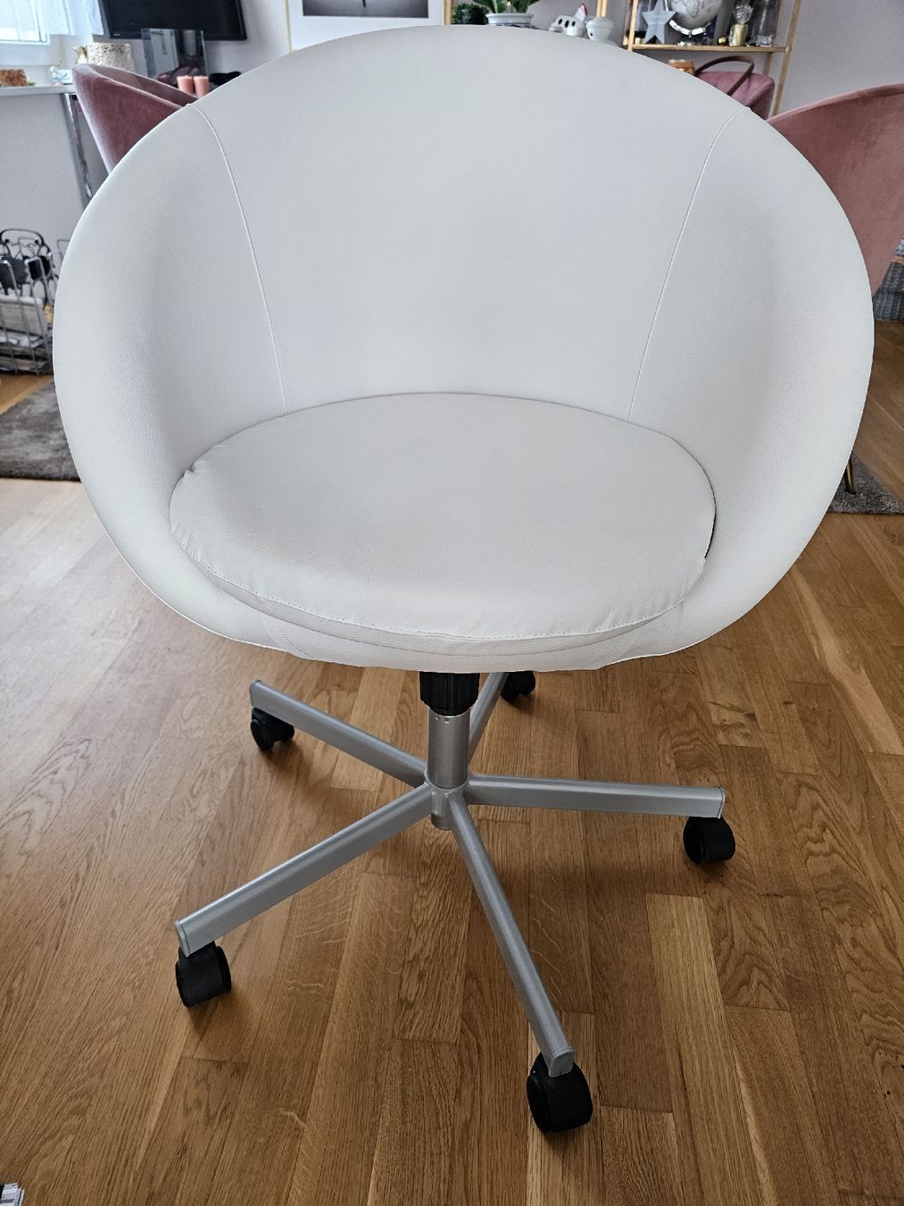 Ikea Sedie: IKEA SKRUVSTA Stuhl weiss – Usato da Volketswil venduto da genelia 1