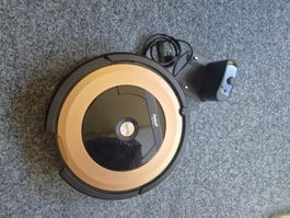 iRobot Roomba 895 defekt mit Ladestation