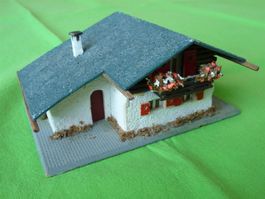 Faller 287 aus dem Jahr 1957 Chalet mit Bänkli + Holz selten